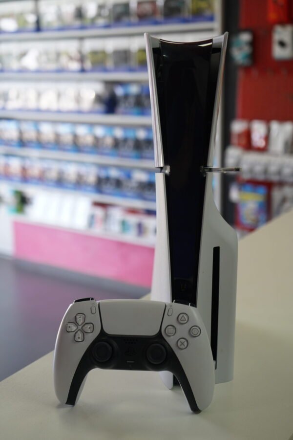 PlayStation 5 Slim (Koriscena)